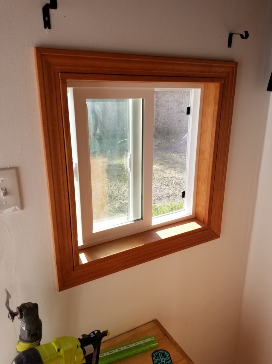 Окно с подоконником