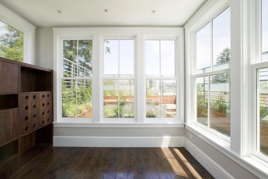 Подоконник диван