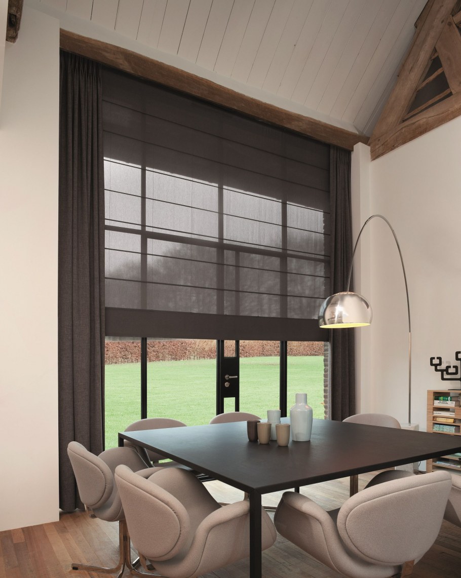 Римская штора на панорамное окно