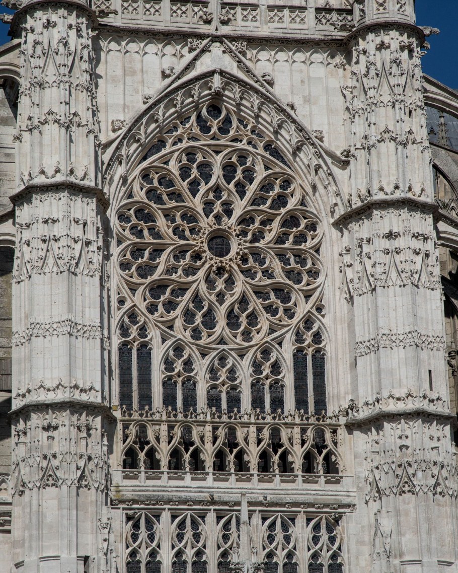 Готическая роза в архитектуре