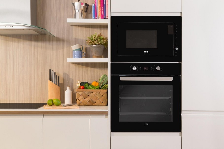 Встраиваемая микроволновая печь в интерьере