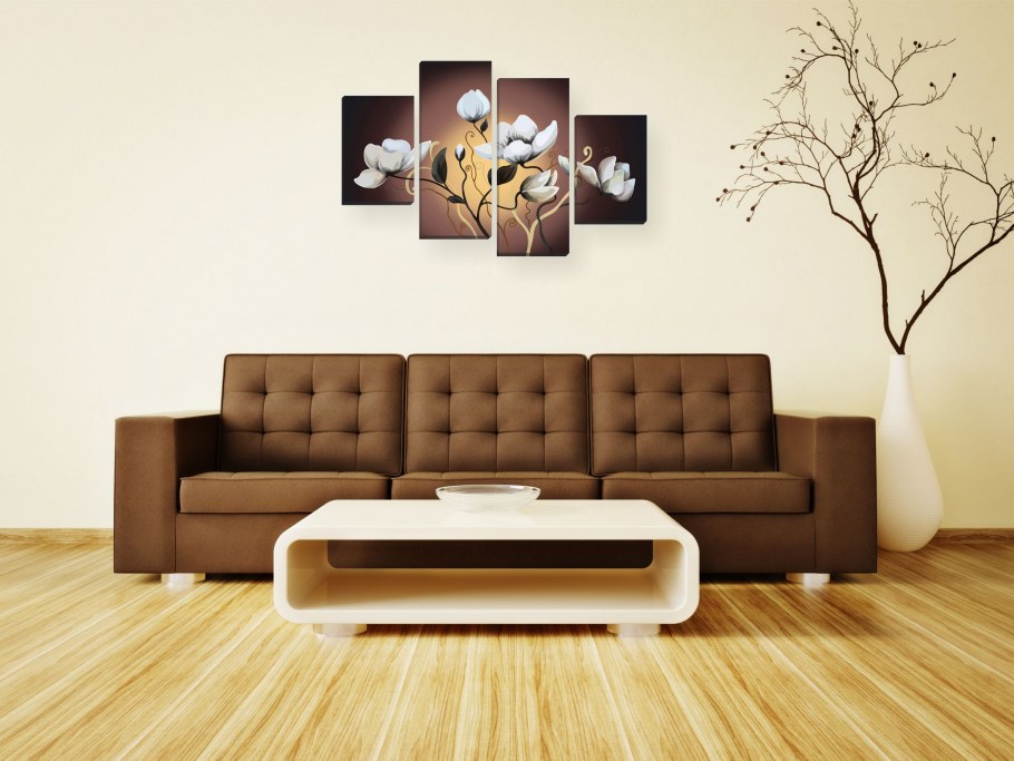 Модульные картины над диваном в гостиной