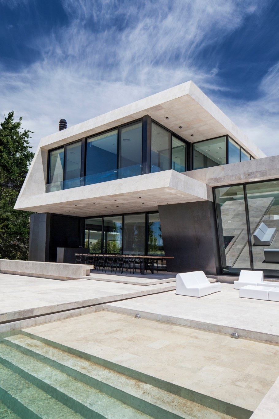 Современные дома из мрамора