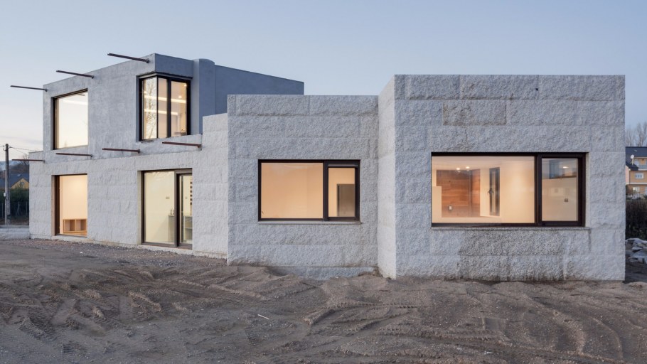 Дагестанский камень колонны