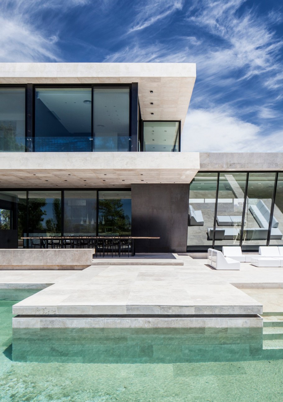 Мраморные здания