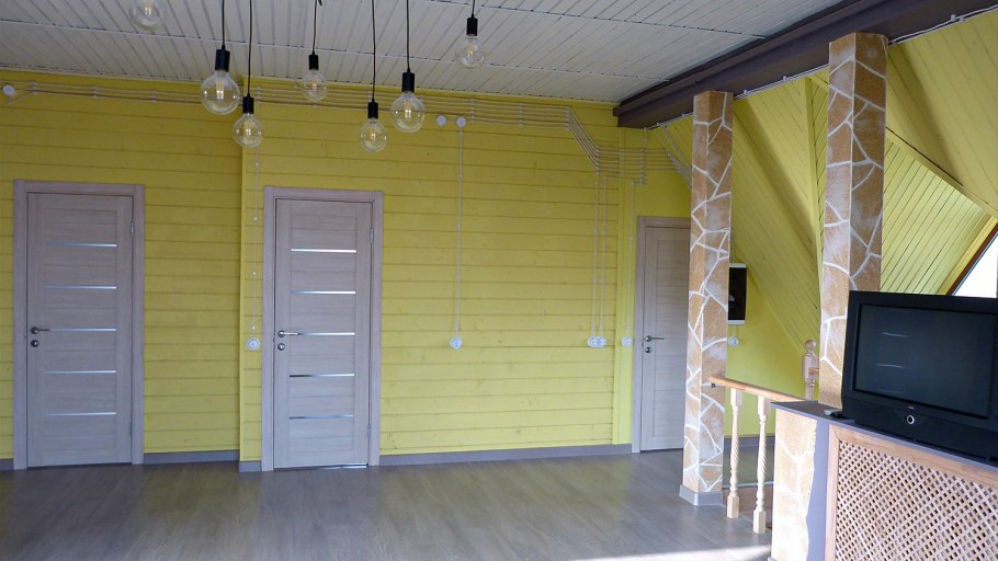 Дизайны Загородные дома с внешней проводкой