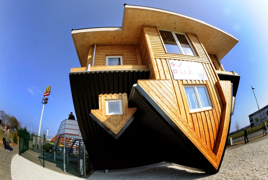 Дом необычная на ногах