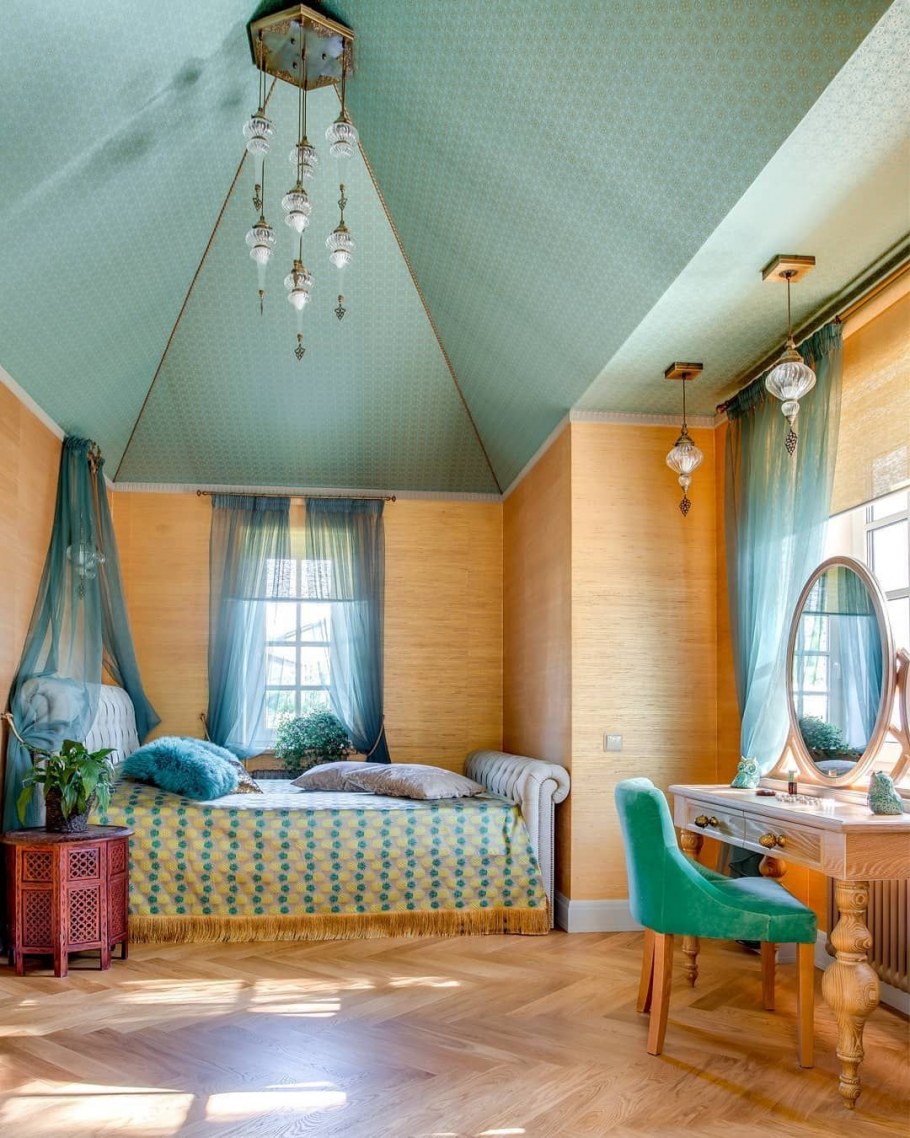 Красивый дом серого цвета