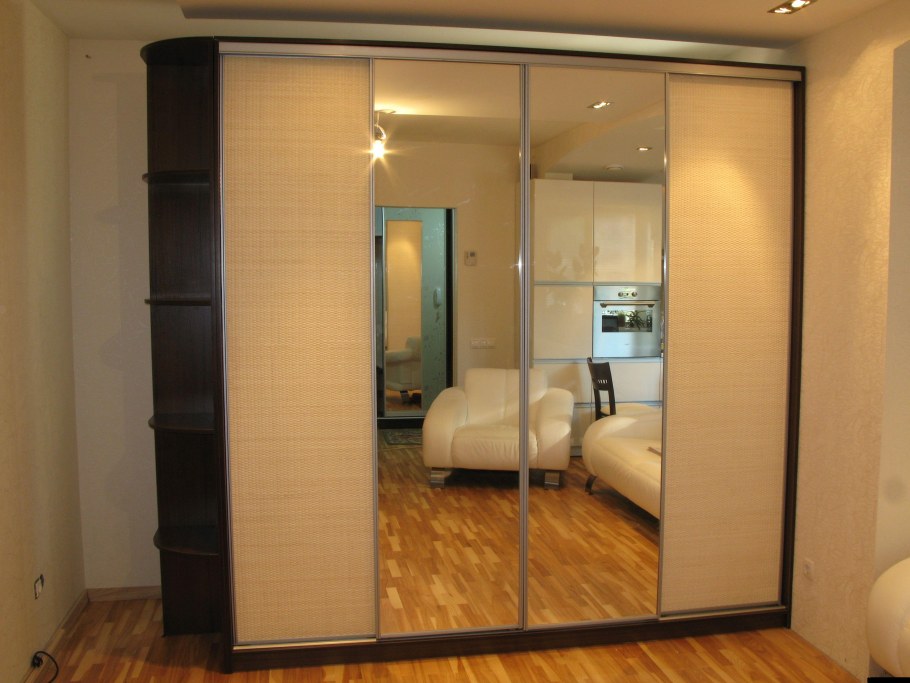 Встроенный шкаф-купе в спальню