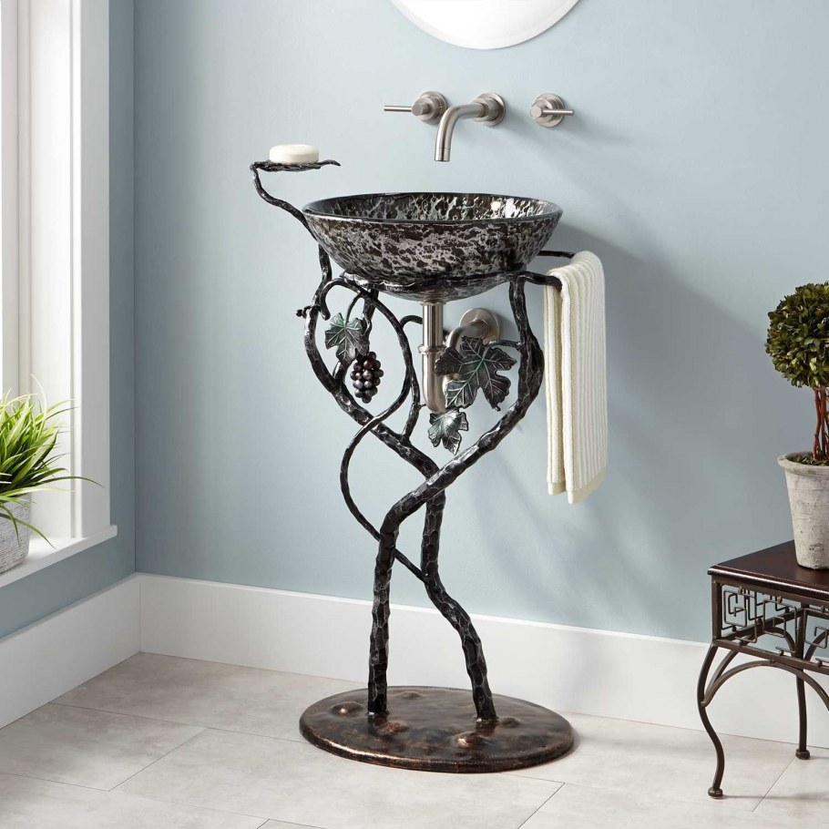 Кованная раковина в ванную