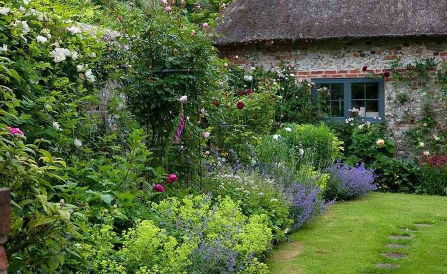 Палисадник перед домом Англия