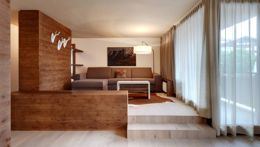 Декоративная отделка стен ламинатом