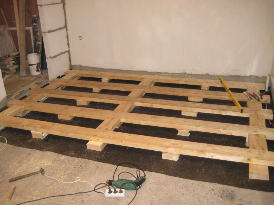 Деревянный пол по лагам