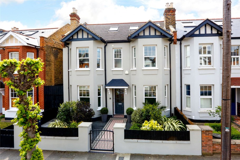 Townhouse- городской дом в Англии