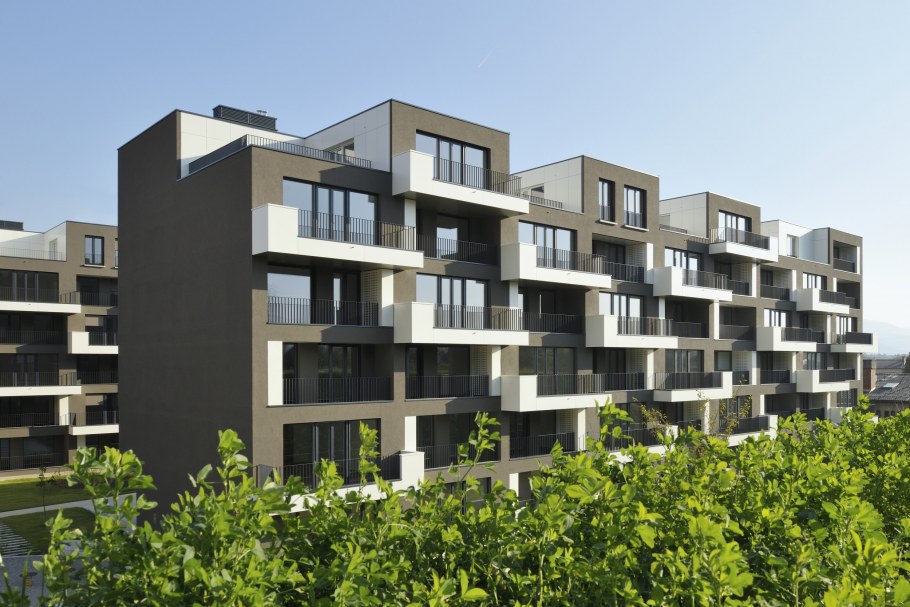 Современный многоэтажный дом