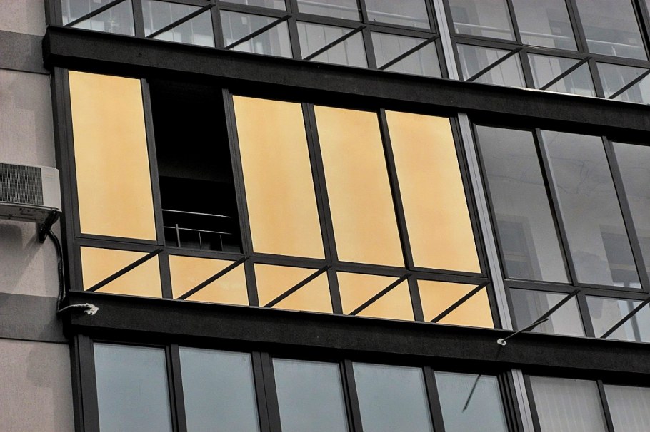 Зеркальная тонировка балкона