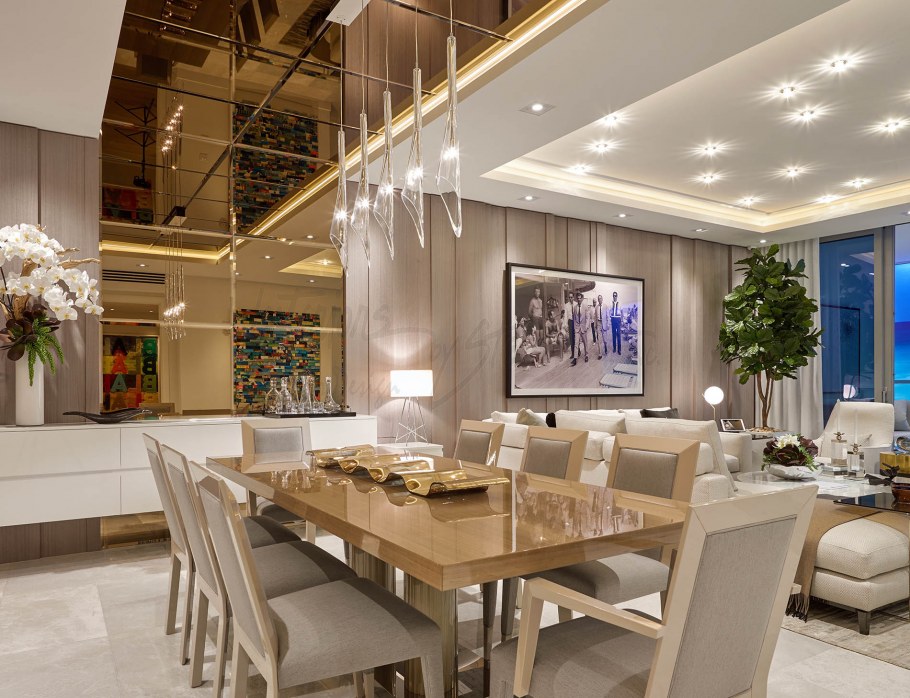 Потолок в гостиной-столовой