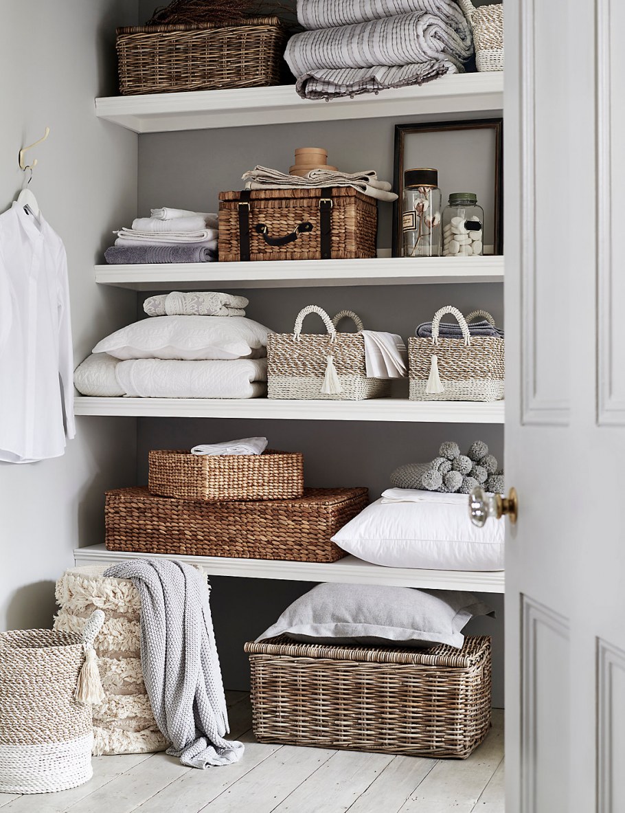 Декоративные корзины для хранения в интерьере