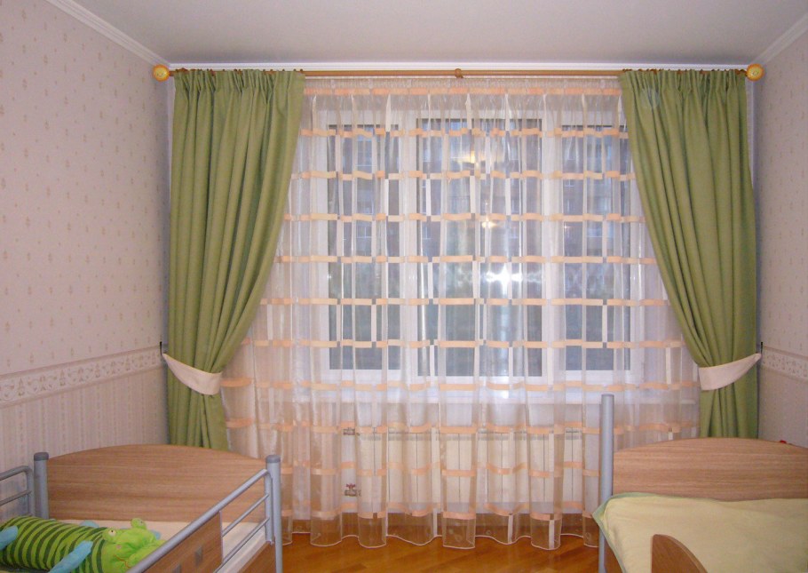 Карниз в интерьере детской