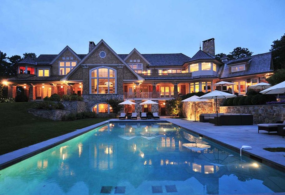 Четырёхэтажный особняк с бассейном в Нью-Йорке