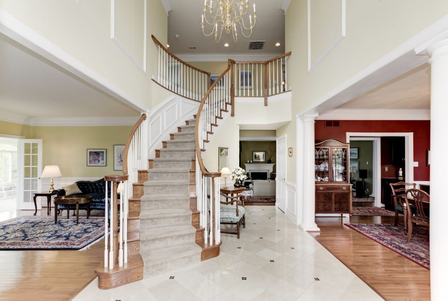 Антресольный этаж