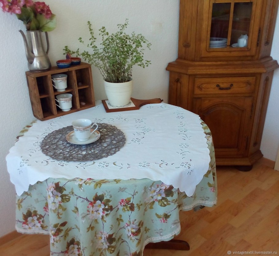 Винтажная скатерть
