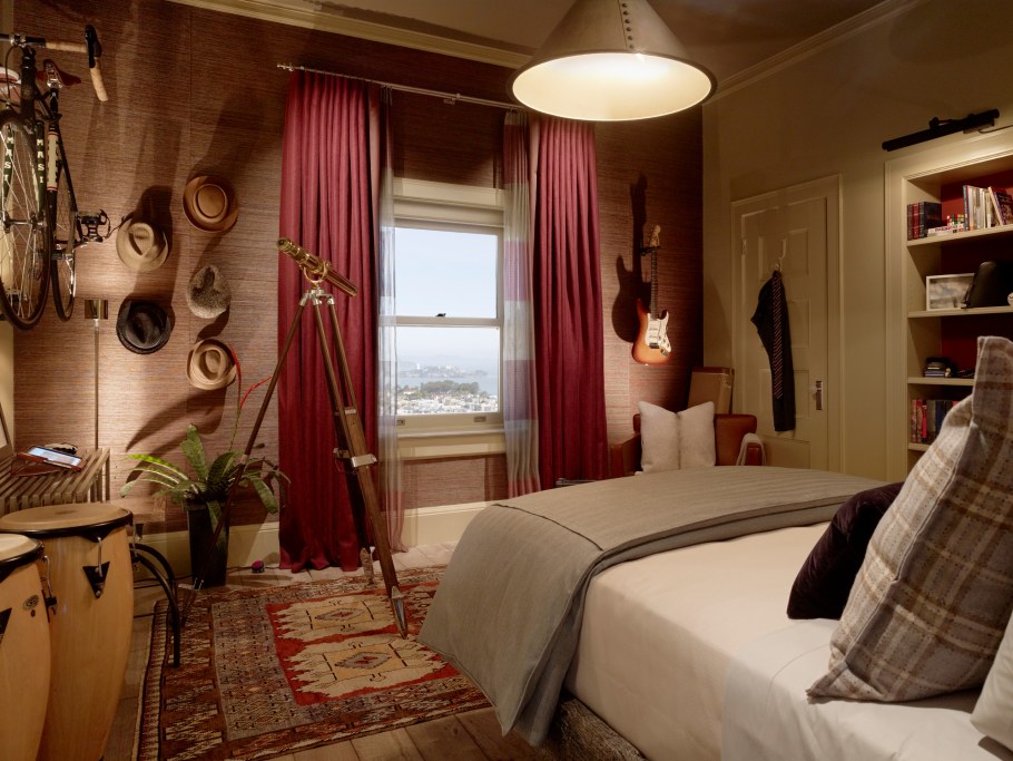 Спальня в стиле путешествий