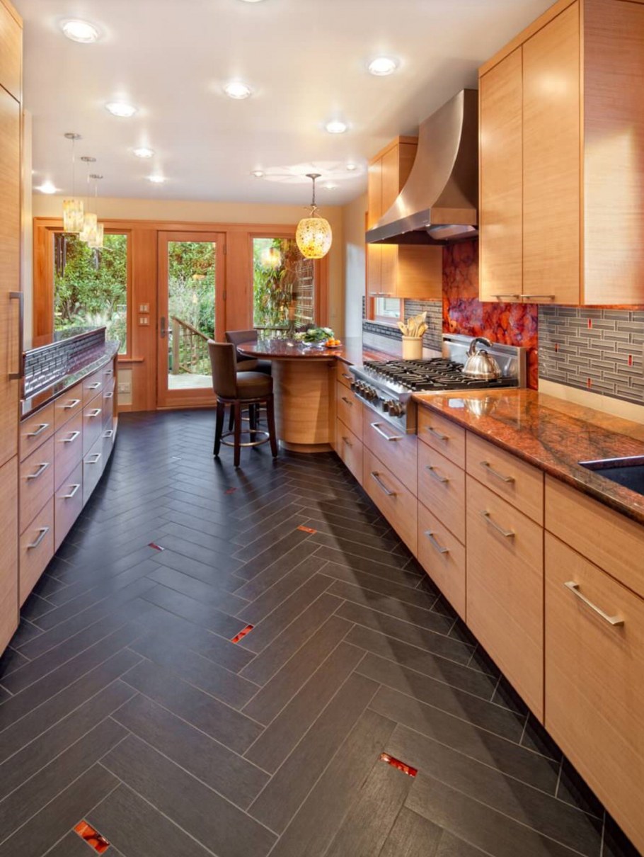 Отделка кухни кафелем