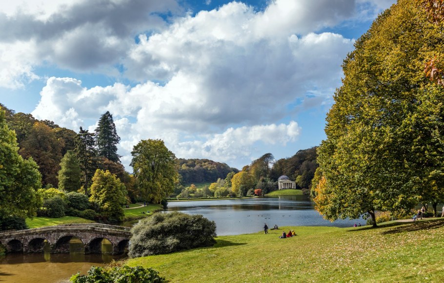 Пейзажный парк Стоурхед, Англия