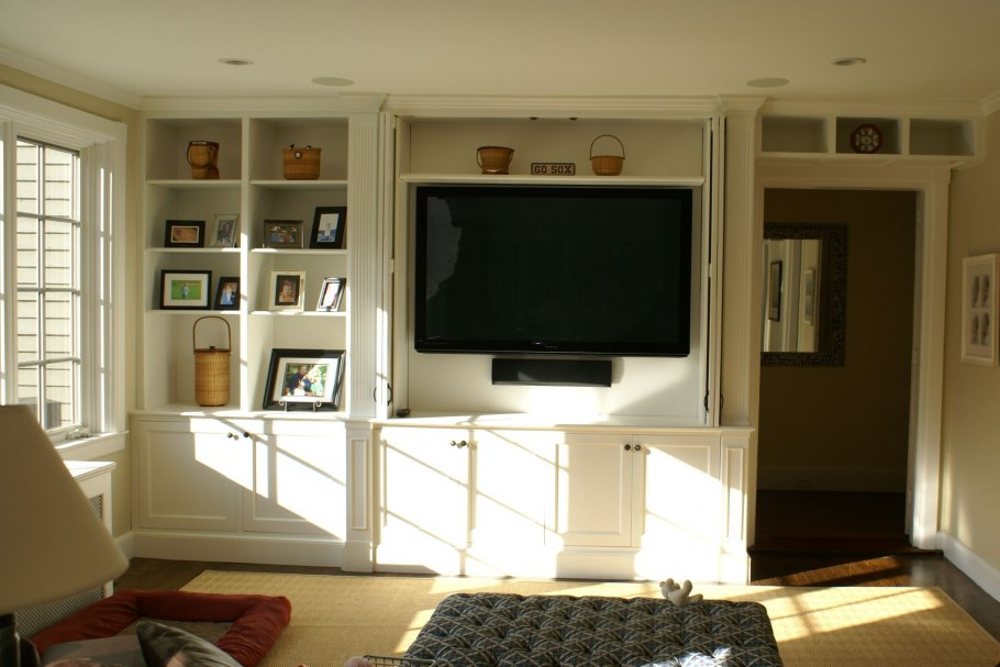 Стенка из гипсокартона с камином