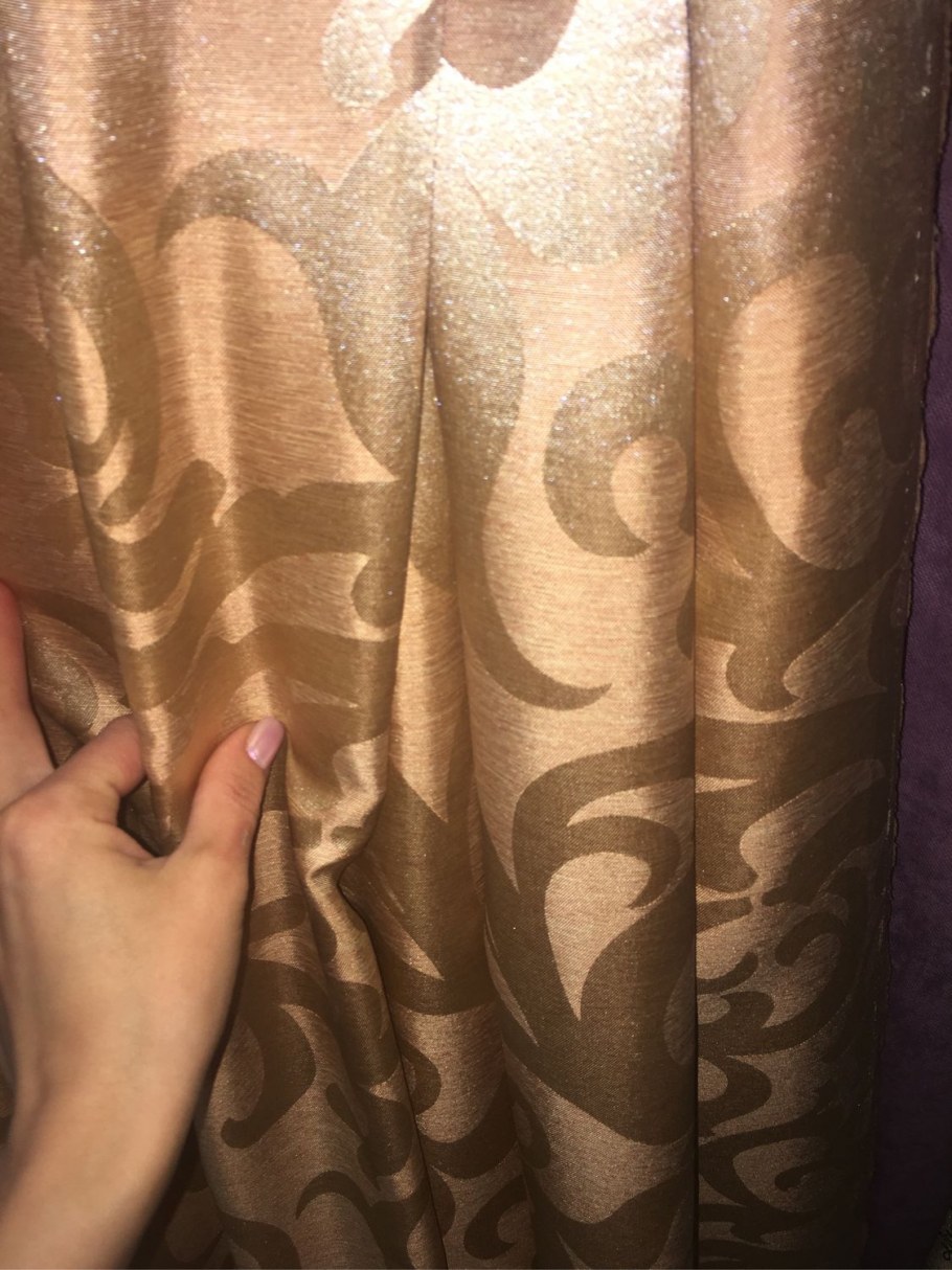 Голубые бархатные шторы