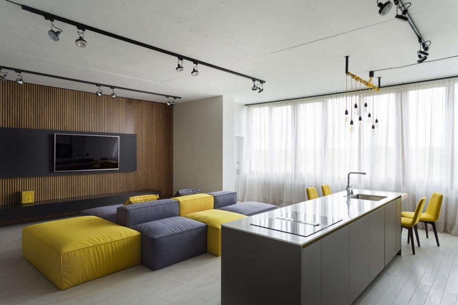 Угловой диван горчичного цвета