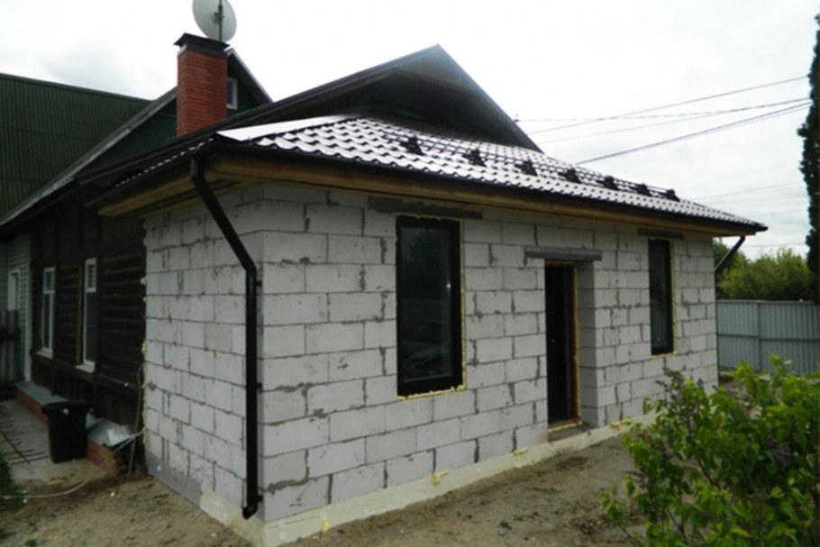 Пристрой к дому из пеноблоков