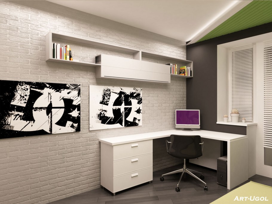 Стол для девочки в комнату