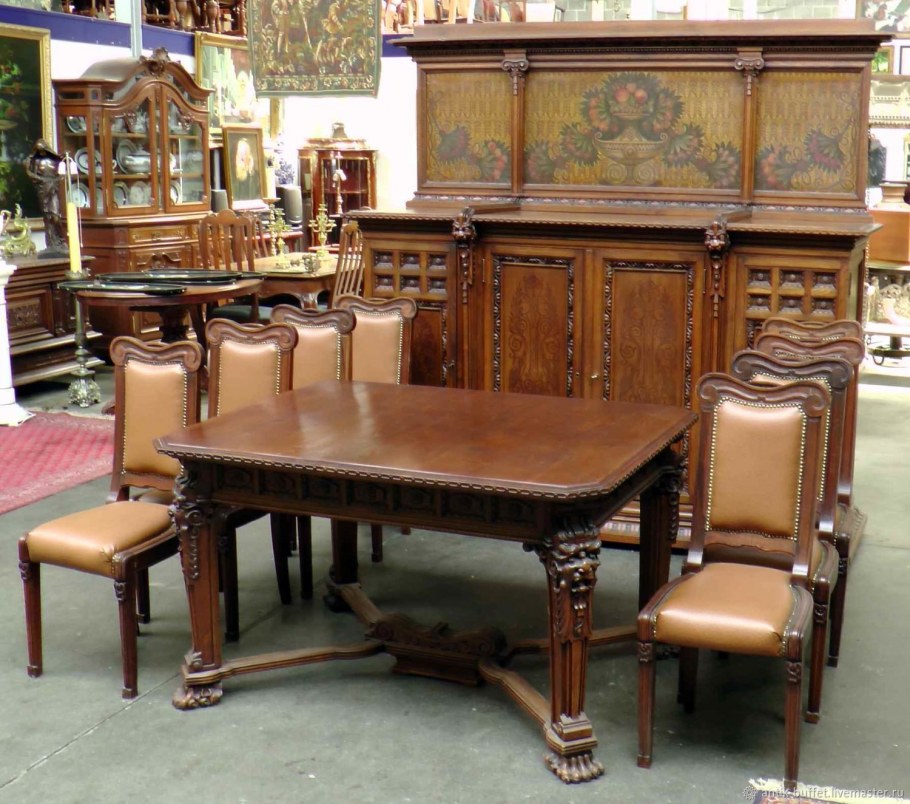 Стол в стиле Ренессанс