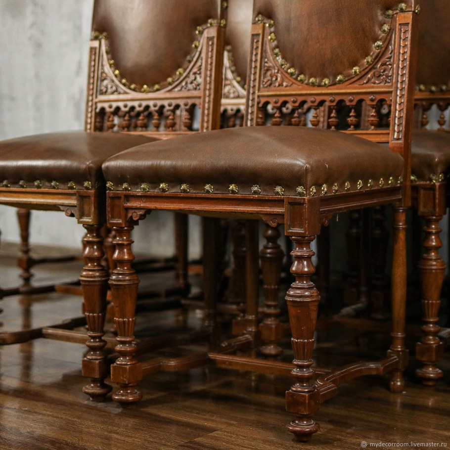 Антикварные стулья