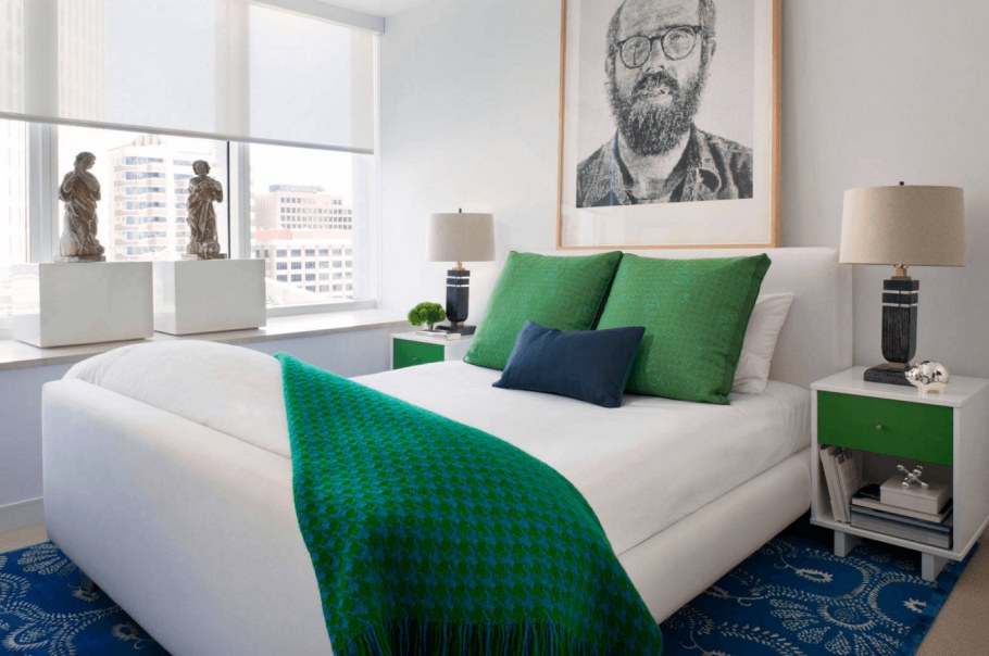 Спальня с зелеными акцентами