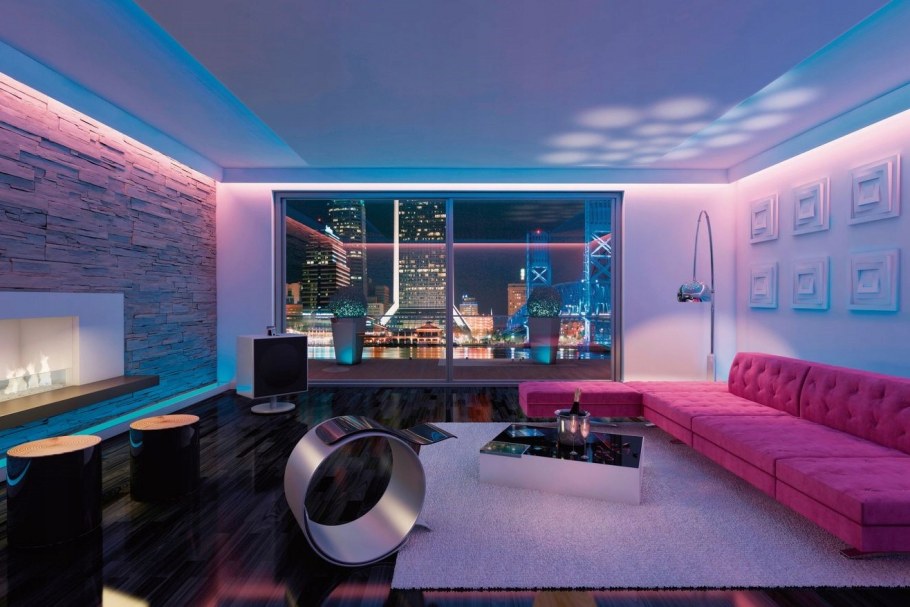 Комната с неоновой подсветкой