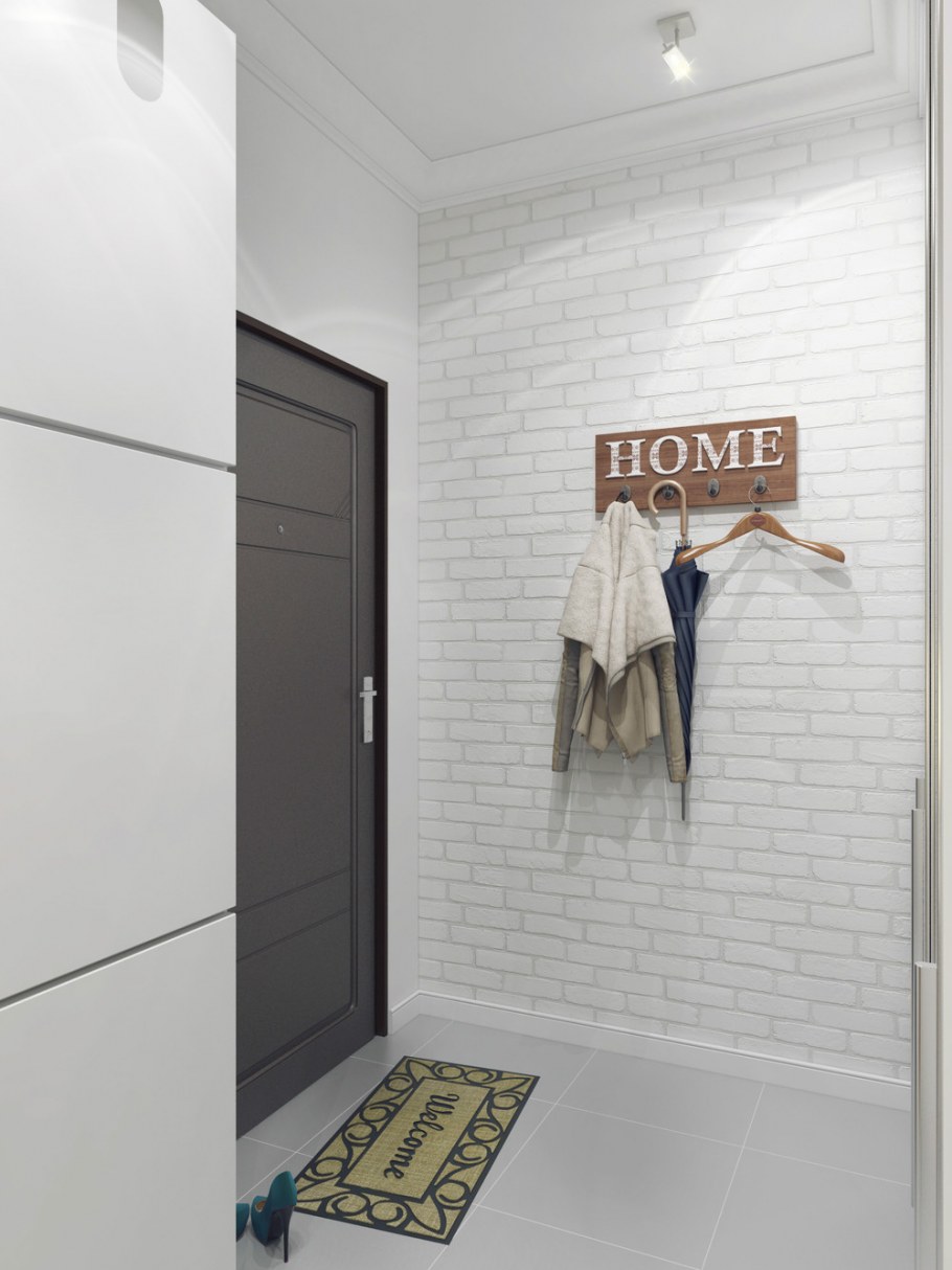 Кирпичная стена в прихожей