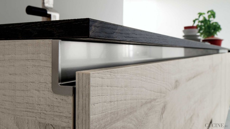 Шкаф ikea с распашными дверьми 120x58x236