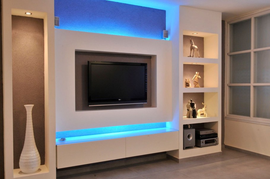 Интерьер узкой гостиной