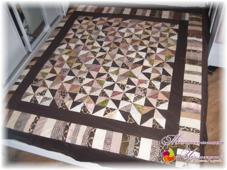 Одеяло из кусочков ткани