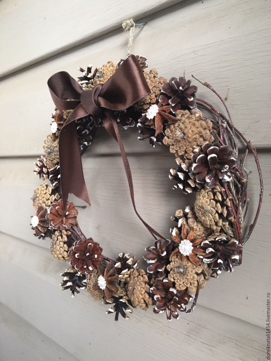 Новогодний венок в эко стиле