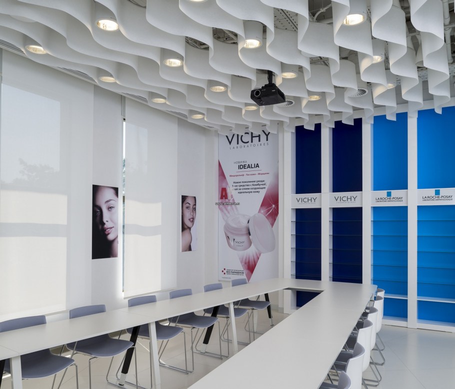 Офисное здание внутри