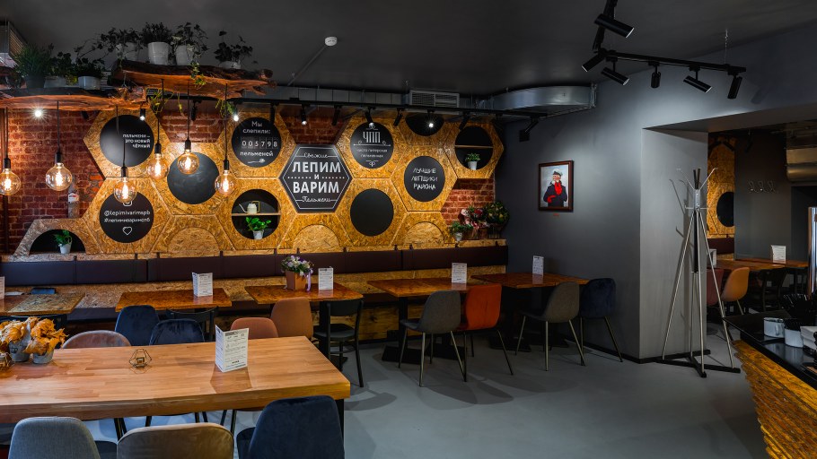 Интерьер придорожной пельменной