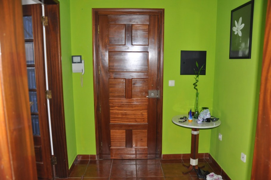 Зеленый коридор в квартире