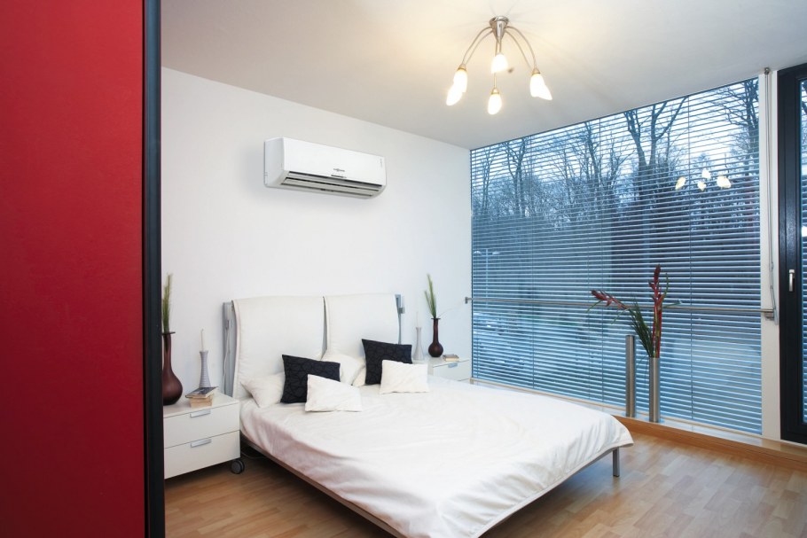 Сплит система в спальне