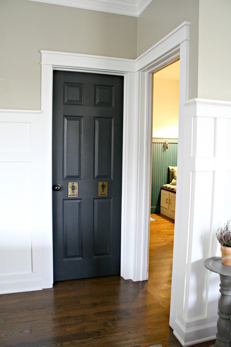 Наличники и плинтуса в интерьере