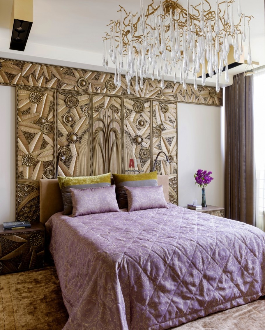 Молдинги в интерьере спальни