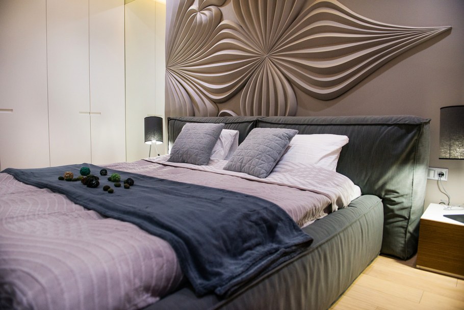 Зеркальное панно на стену в спальню